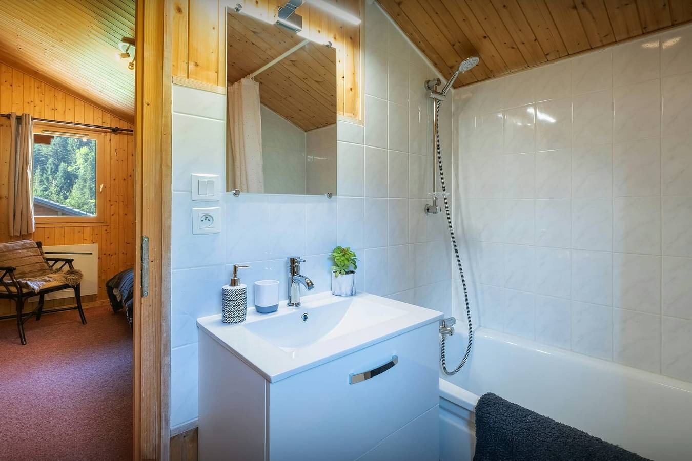 Vacances avec piscine d’été aux Portes du Soleil - Ovo Network in Chatel, Les Portes du Soleil