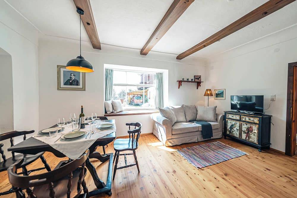 Ganze Wohnung, Brahms Apartment | Küche | Parken | Garten in Altaussee, Totes Gebirge