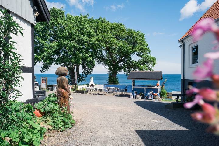 Vacation apartment for 2 people, with yard in Bornholm