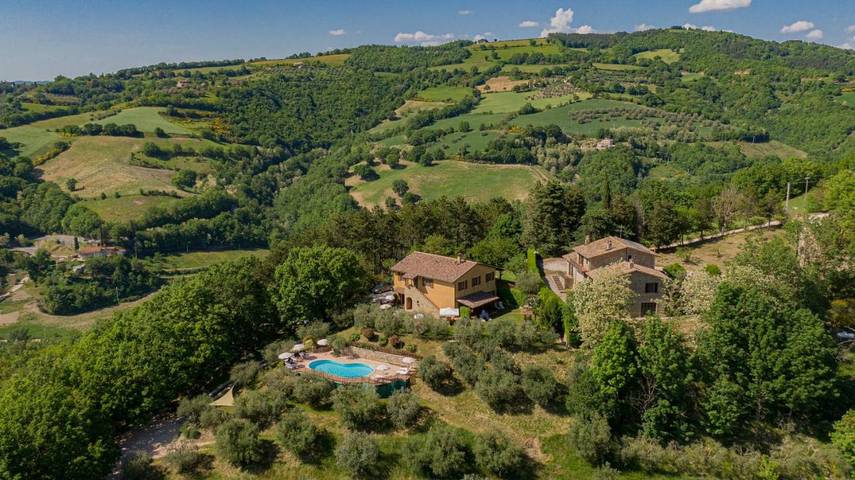 Hotel per 2 persone, con Balcone e Terrazza nonché Giardino e Piscina a Valfabbrica