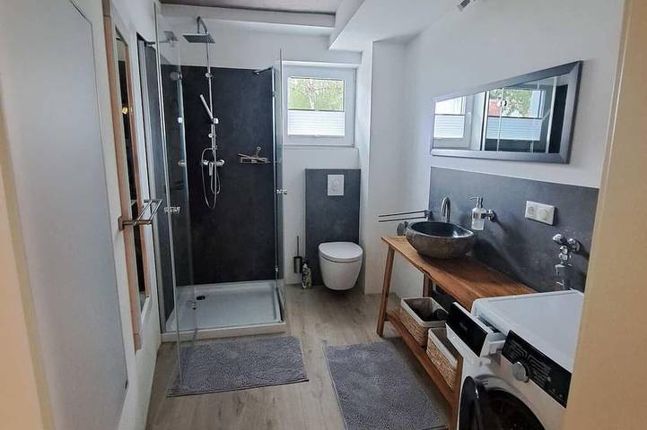 Ganze Wohnung, Helle großzügige Wohnung Nähe der Natur in Bad Neustadt an der Saale, Rhön-Bayern