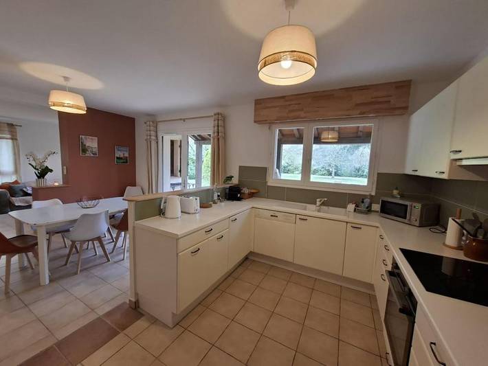 Location de vacances pour 6 personnes, avec piscine ainsi que vue et terrasse à Douelle (Lot) - 4