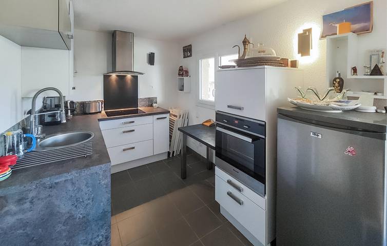 Charmant appartement avec piscine et parking à proximité des restaurants et du centre ville in Vic-la-Gardiole, Côte méditerranéenne (France)