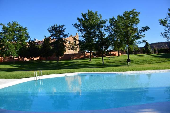 Casa rural para 5 personas, con Terraza y Jardín además de Piscina para niños y Piscina en Villanueva de Viver