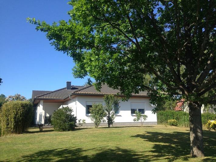 Bungalow für 5 Personen, mit Terrasse und Garten in Altenkirchen