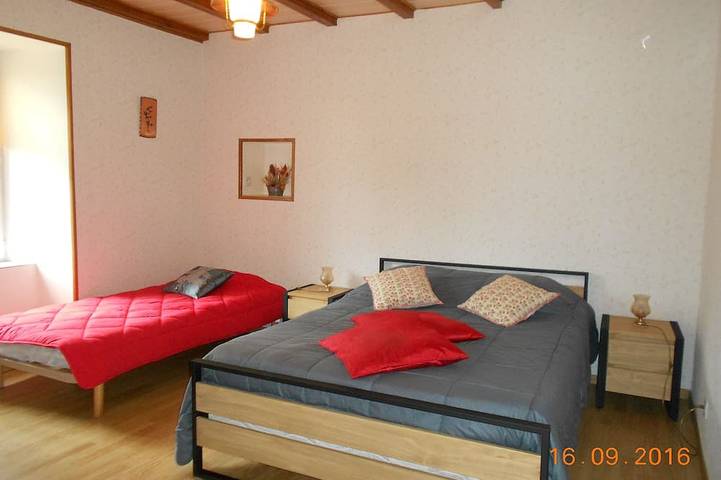 Location de vacances pour 6 personnes, avec jardin à Alleyrac - 2