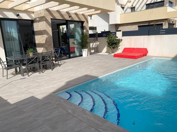 Villa voor 8 personen, with Balkon and Terras as well as Tuin and Zwembad in Los Montesinos