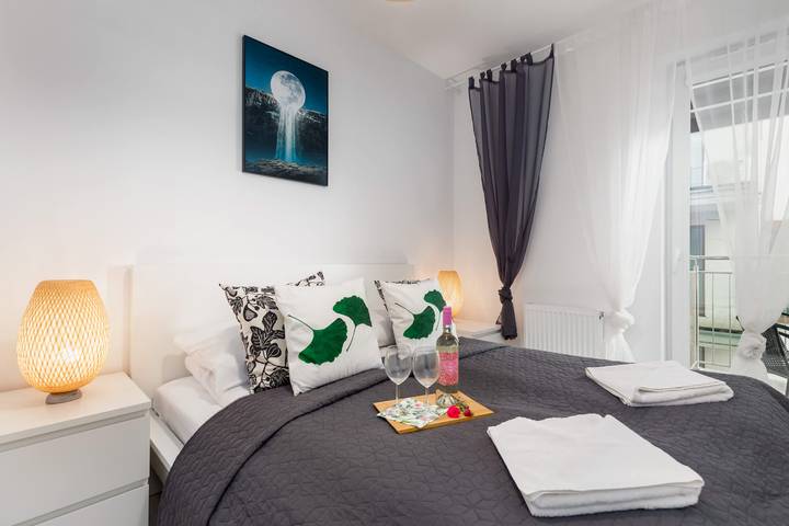 Appartement entier, Apartment with Bedroom and Balcony | 1.5 km to the Beach in Kołobrzeg, Baltic Sea Pomerania