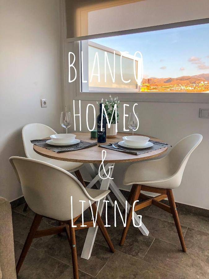 Ferienwohnung für 2 Personen, mit Balkon und Terrasse sowie Garten und Ausblick