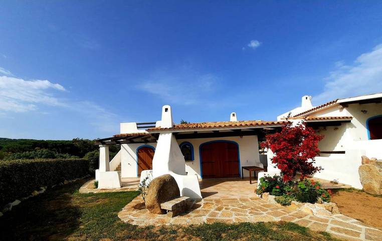 Villa per 6 persone, con giardino e panorama, con animali domestici a Santa Teresa Gallura