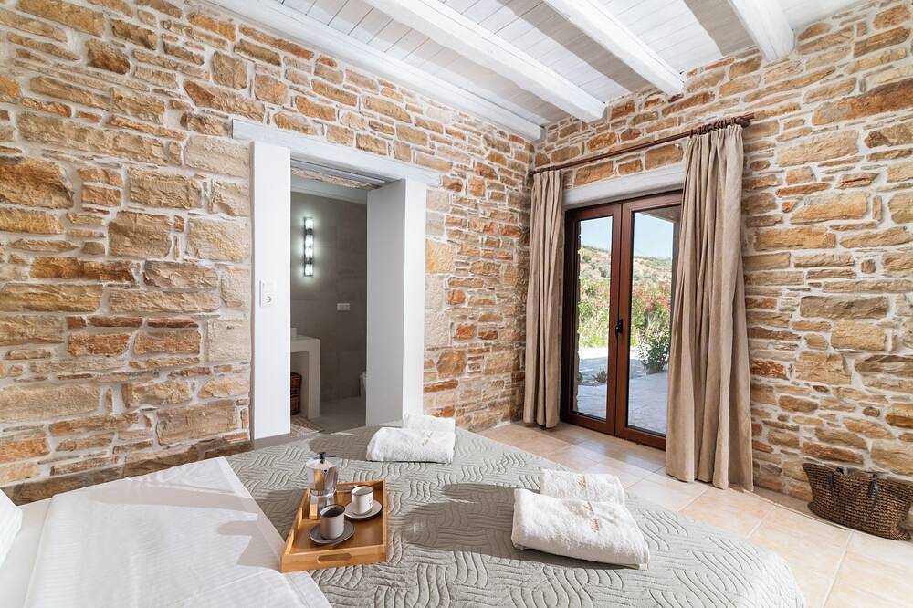 Quiet 2 bedroom and 2 bathroom villa with a big infinite swimming pool in Pitsidia, Iraklio-Heraklion und Umgebung