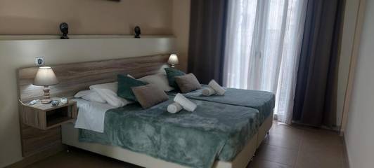 Gîte pour 2 personnes, avec jardin et vue dans Kavos