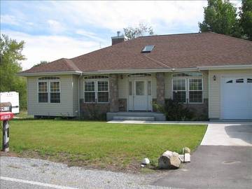 Vacation Rental for 4 Guests in Wenatchee, Chelan County, Picture 2