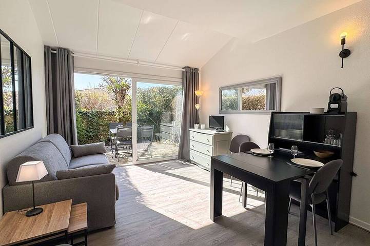 Glamping voor 4 personen, met zwembad op Ile de Re