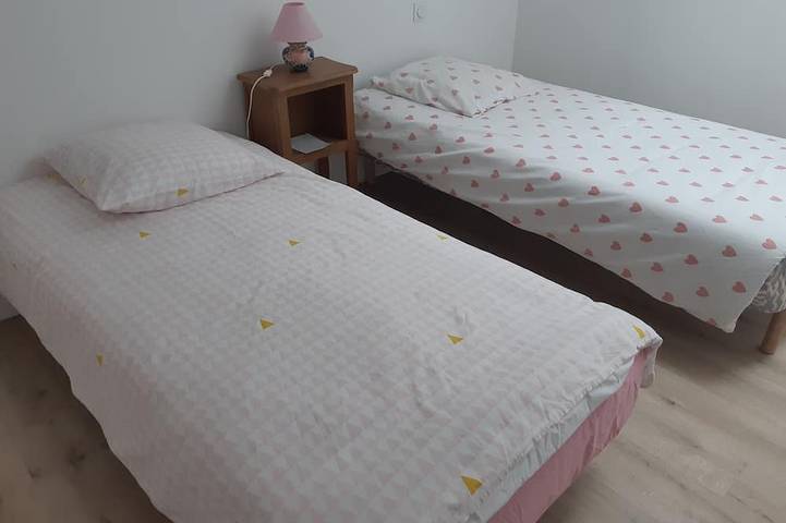 Location de vacances pour 8 personnes, avec terrasse et jardin à Mohon - 4