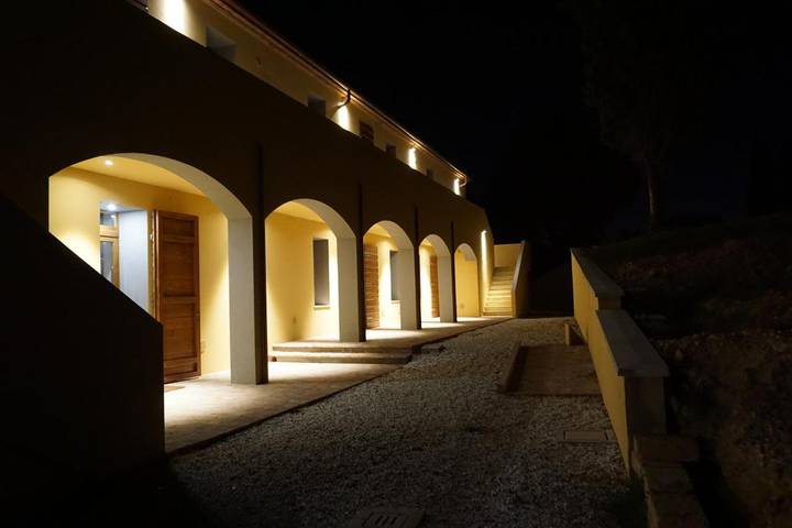 Agriturismo per 3 persone, con giardino e panorama nonché piscina, con animali domestici a Collesalvetti