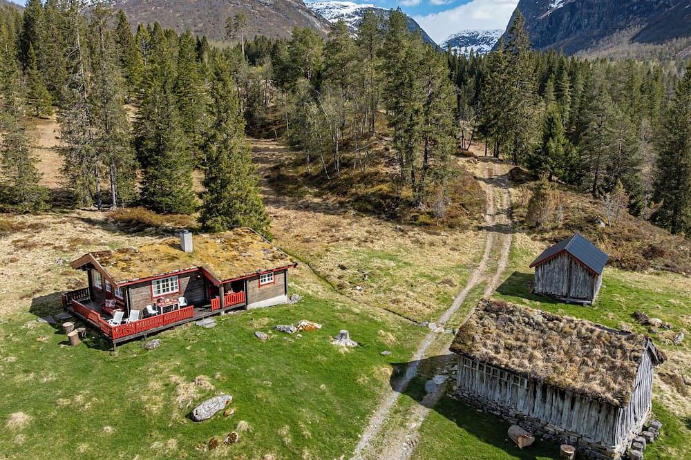Fjellbris in Haukedalen, Førde