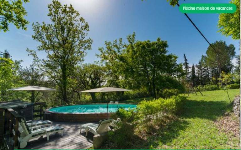 Gîte pour 8 personnes, avec Terrasse et Jardin ainsi que Piscine et Vue