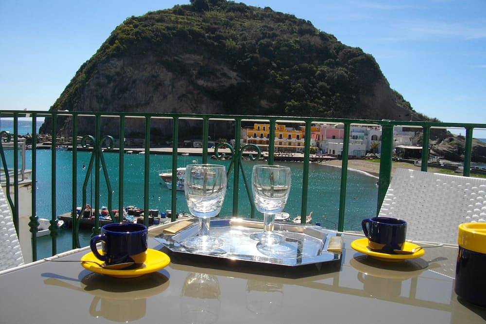 Preciosa casa junto al mar. 50 mt. playa. S. Angelo. Isla de Ischia. Bahía Nápoles-Capri in Serrara Fontana, Ischia