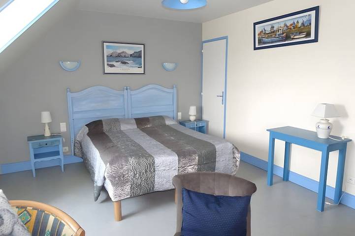 Location de vacances pour 4 personnes, avec jardin à Plomodiern