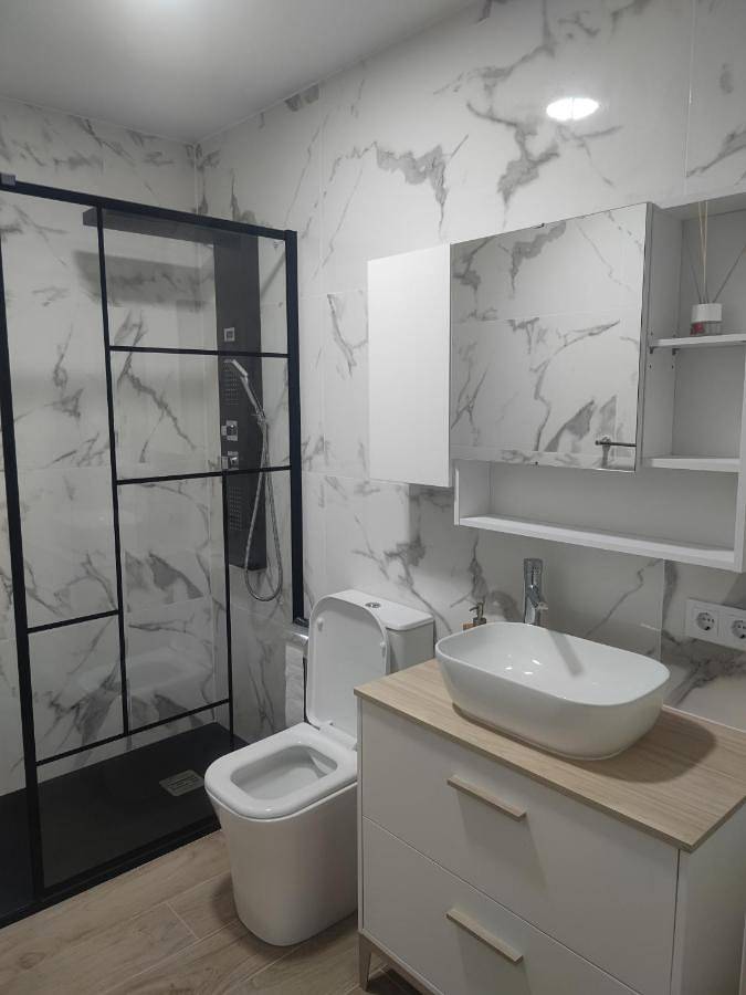 Gîte pour 4 personnes, avec terrasse et piscine à La Jonquera - 4