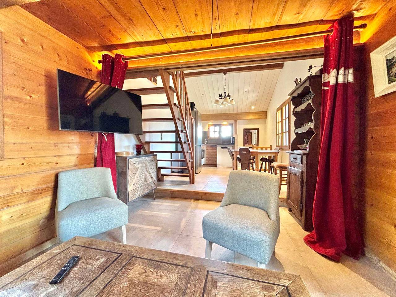 Renovated Chalet with Mont Charvin View and Wifi in Crest-Voland, Albertville region