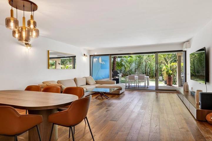 Appartement de vacances pour 7 personnes, avec Balcon et Jacuzzi ainsi que Terrasse et Vue