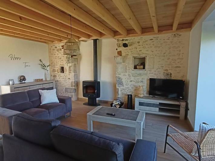 Location de vacances pour 8 personnes, avec jardin ainsi que piscine et terrasse dans Bernay-en-Champagne