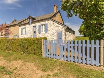 Gîte pour 5 personnes, avec jardin en Bourgogne-Franche-Comté