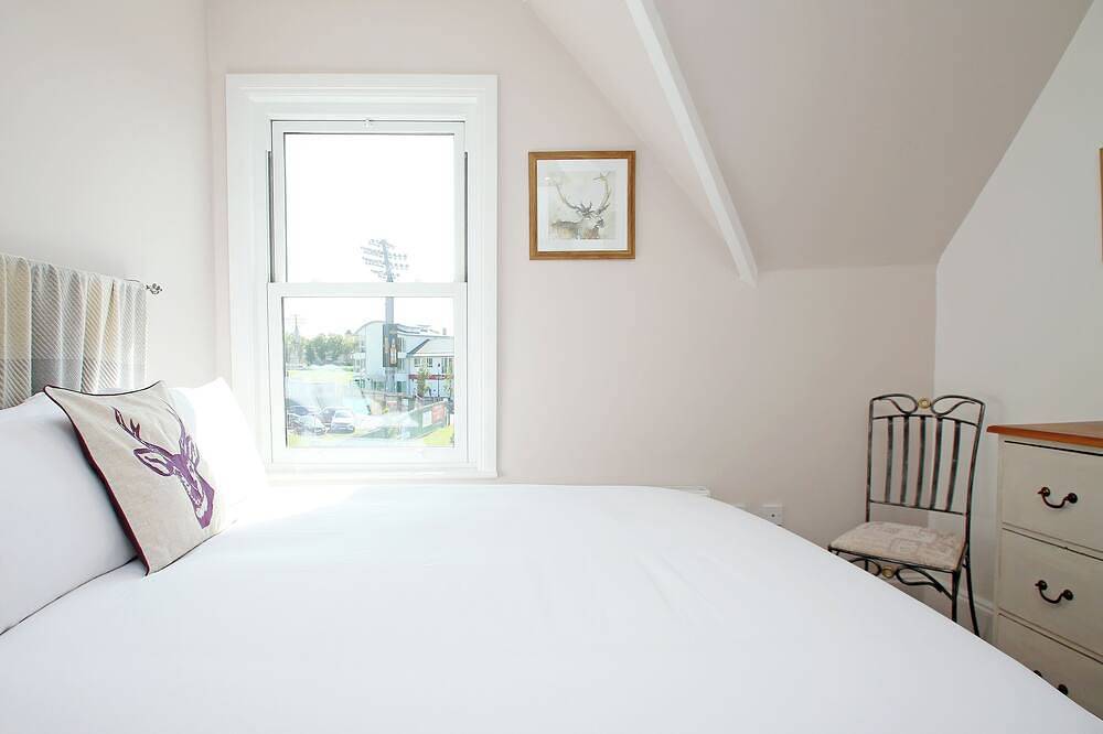 2 bedroom accommodation in Canterbury in Kent