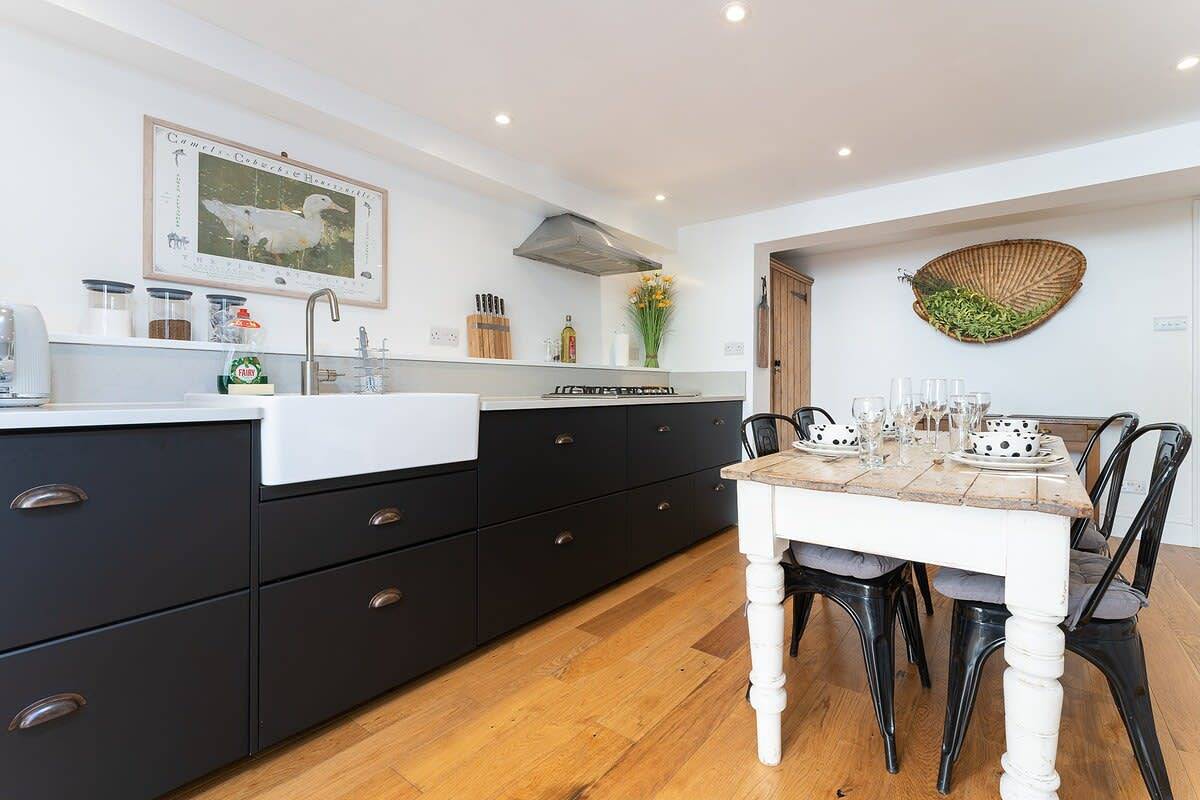 Host & Stay | Sunny Terrace on Robert Street in Brighton, Sussex