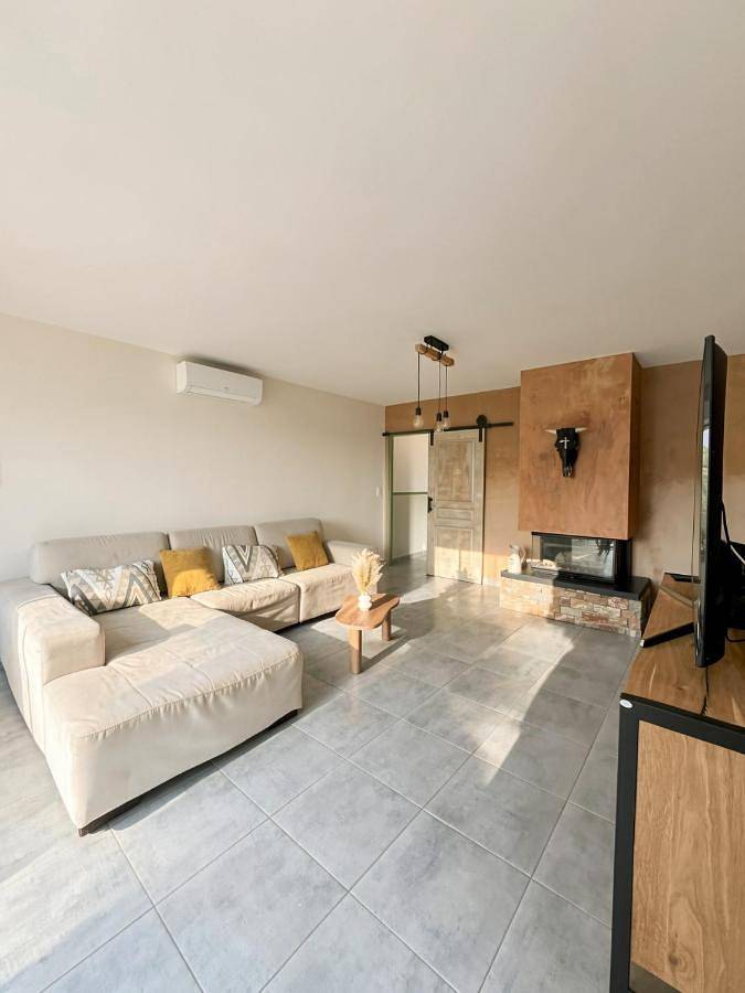 Location de vacances pour 6 personnes, avec vue ainsi que jardin et piscine à Lavatoggio - 4