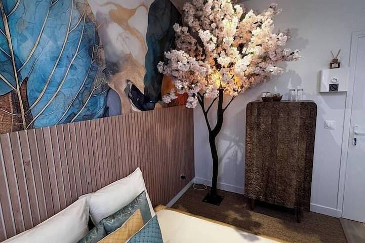 Deluxe Asian Suite with Spa Tub in Nanteuil-lès-Meaux, Sena y Marne