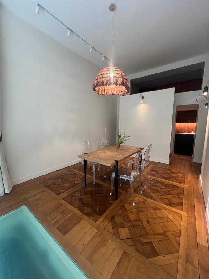 Gîte pour 4 personnes, animaux acceptés dans Theatre De La Tour