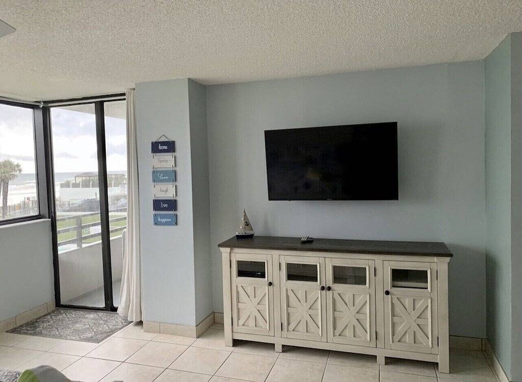 Ganze Wohnung, Direct Oceanfront Beach Condo in Daytona Beach, Florida