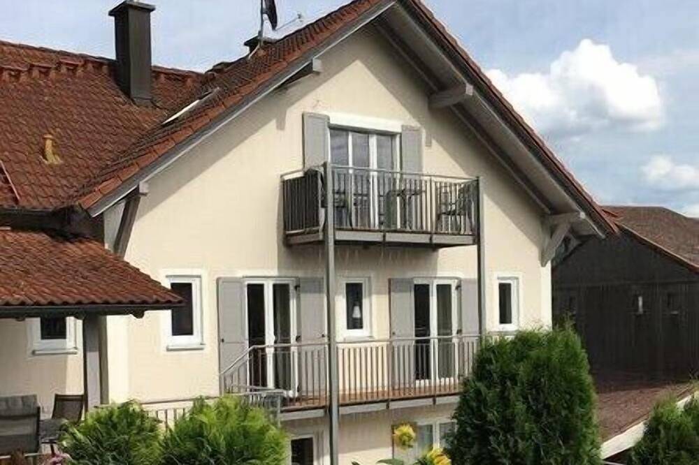 Ganze Wohnung, Ferienwohnung in ruhiger Lage mit Blick über das malerische Tal in Riedenburg, Altmühltal