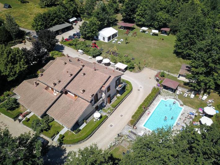 Ferienwohnung für 2 Personen, mit Terrasse und Garten sowie Pool in Castel San Niccolò