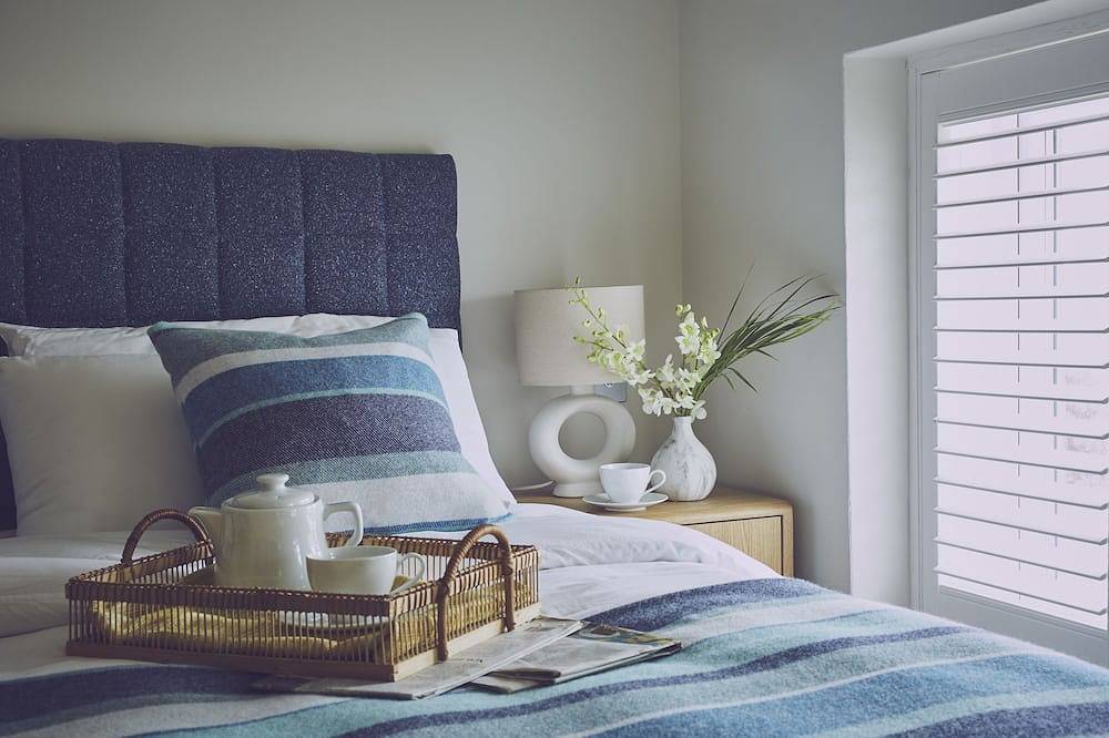 Driftwood - a pet friendly that sleeps 4 guests in 2 bedrooms in Craster, Northumberland