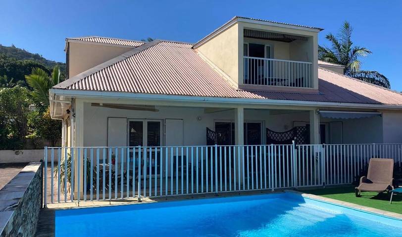 Appartement de vacances pour 2 personnes, avec vue ainsi que piscine et terrasse