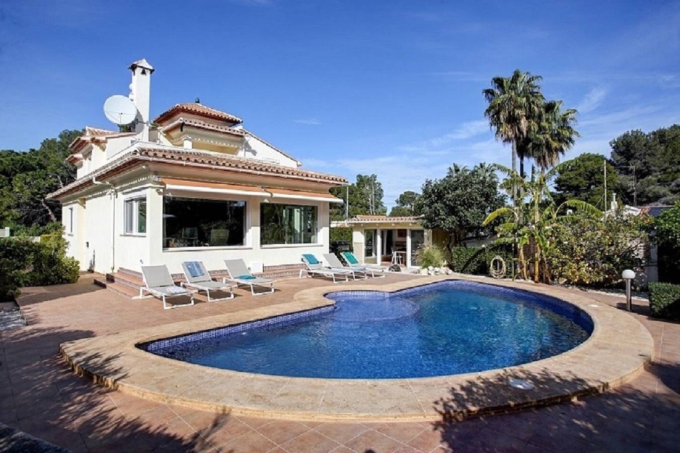 Villa "Angelina Del Mar" con piscina privada, balcón y Wi-Fi in Dénia, Costa Blanca