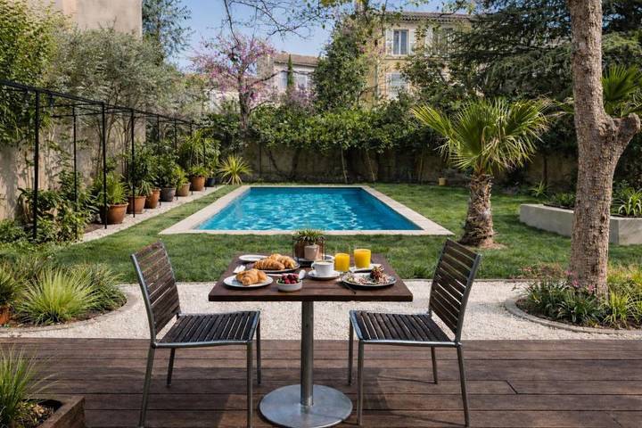 Chambre d’hôte pour 2 personnes, avec Jardin ainsi que Piscine et Vue à Salon-de-Provence