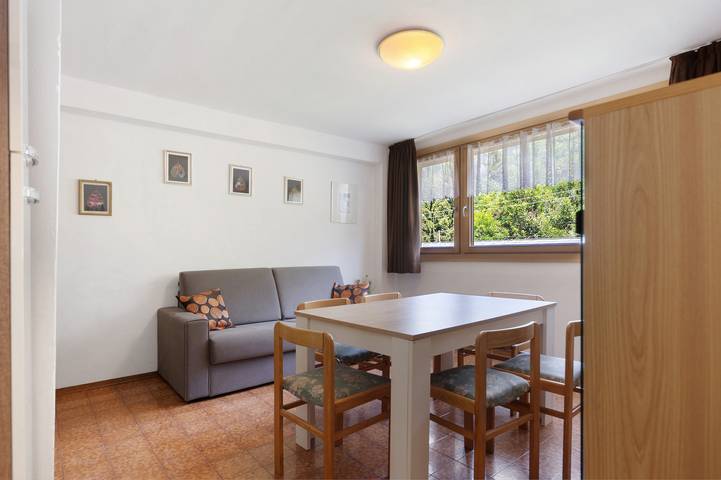 Apartamento entero, Apartamento 'Marilleva 900 Terminal' con vistas a la montaña, terraza privada y Wi-Fi in Marilleva, Mezzana