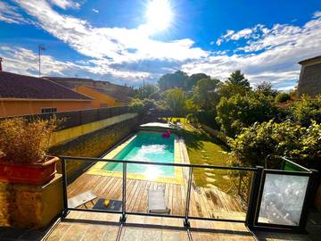 Cottage pour 8 personnes, avec piscine ainsi que jardin et vue à Aigues-Vives