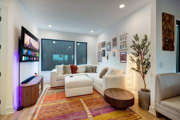 Vacation Home for 12 Guests in Nashville, Tennessee, Picture 4