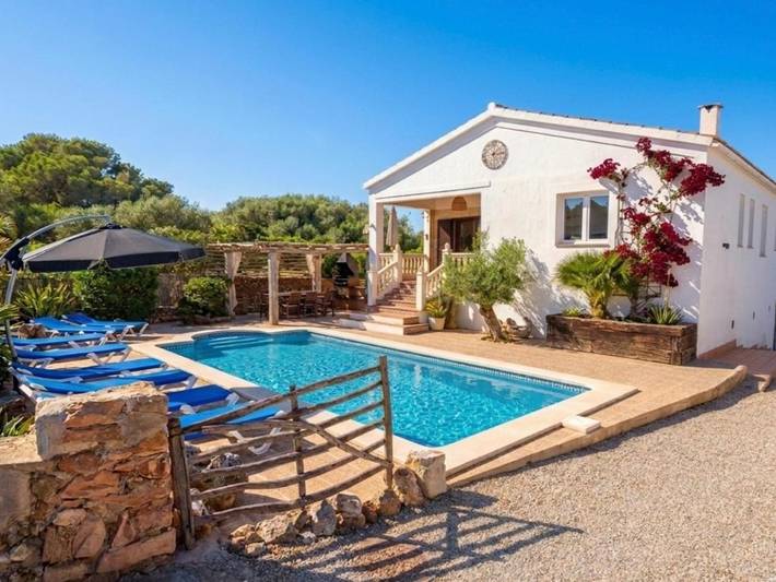 Location de vacances pour 8 personnes, avec vue ainsi que jardin et piscine à Port d'Addaia - 3