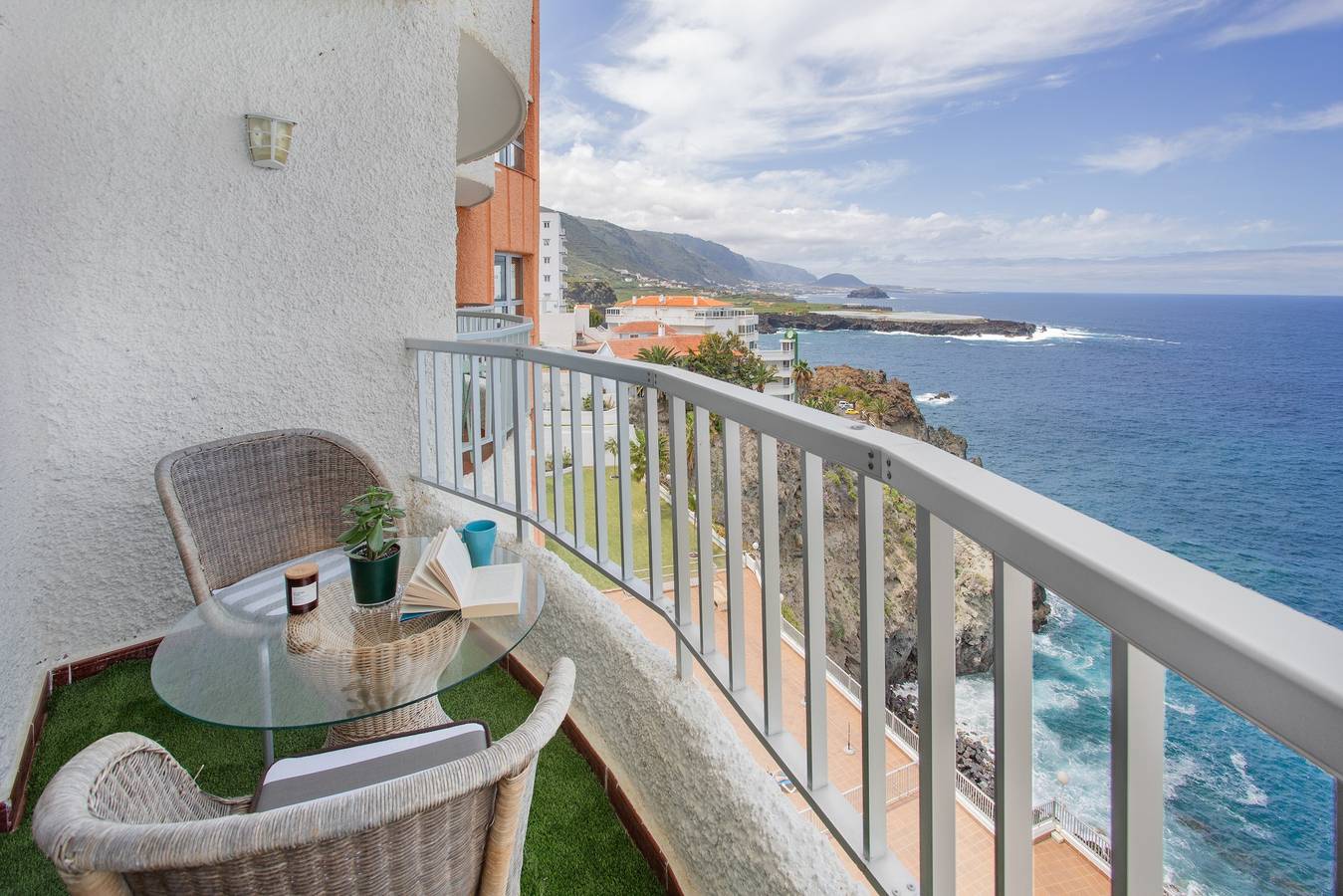 Apartamento entero, Apartamento de vacaciones 'Live San Marcos' con vistas al mar, terraza privada y Wi-Fi in San Marcos, Tenerife Norte