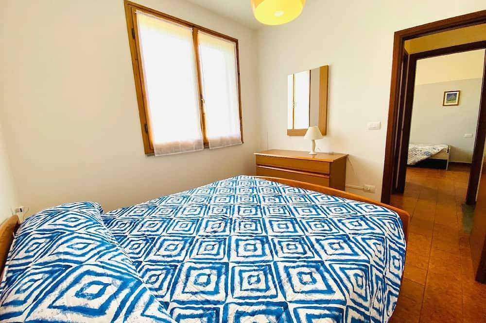 Head villa with large porch, 2 climate in Ferrara Province