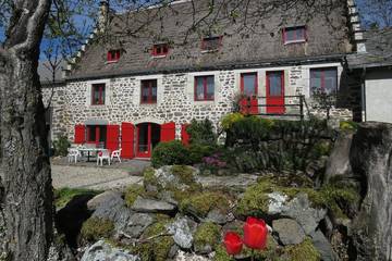 Gîte pour 4 personnes, avec jardin à Moudeyres