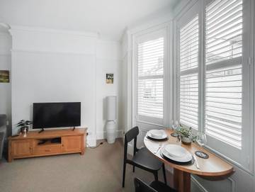 Holiday Rental for 4 People in Worthing, West Sussex, Photo 2