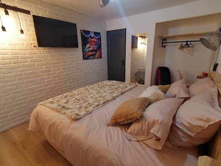 Ferienhaus für 2 Personen, mit Garten und Sauna sowie Terrasse in Calais